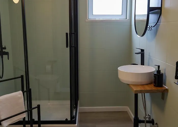 Raizes Da Montanha Rral 4596 * Madalena (Azores)