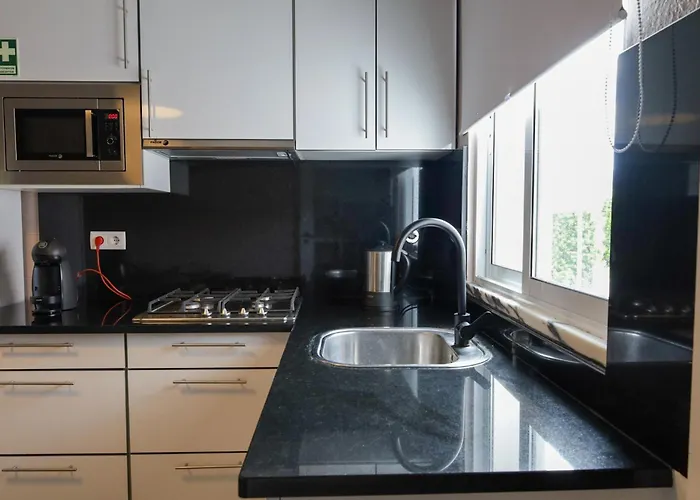 Raizes Da Montanha Rral 4596 * Madalena (Azores)