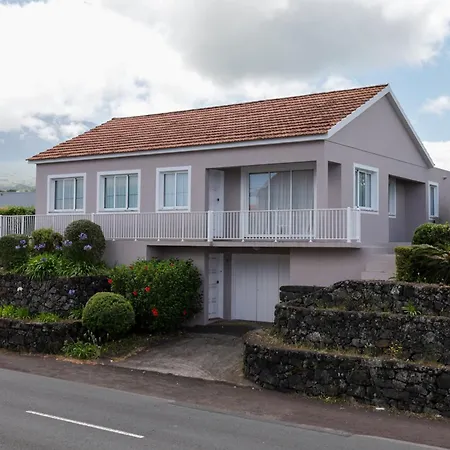 Raizes Da Montanha Rral 4596 Madalena (Azores)
